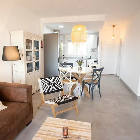 Apartamento En Primera Línea De Playa *